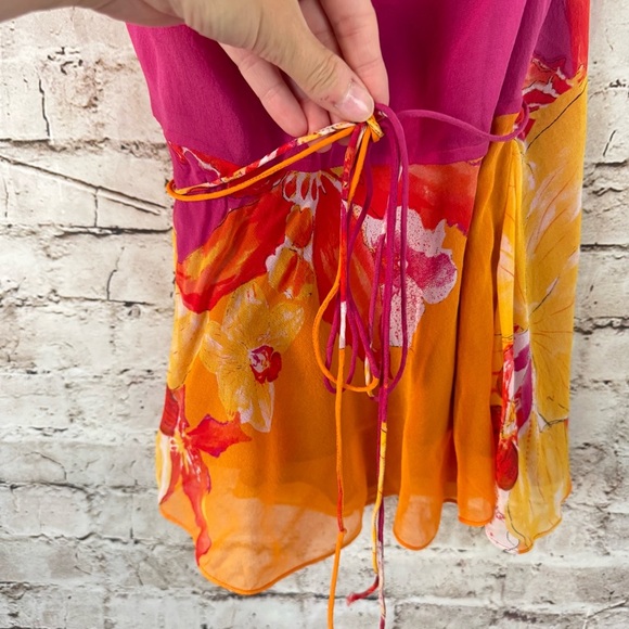 Diane von Furstenberg Size 10 Orchid Lei Blouse Ruffle Sleeve Silk Tie Wrap Top - Picture 7 of 7